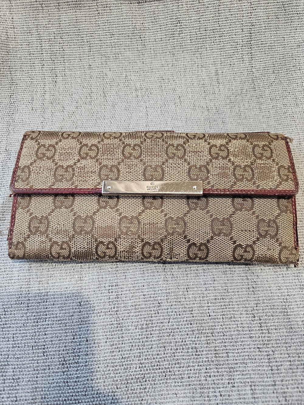 AUTHENTIC Gucci Wallet
